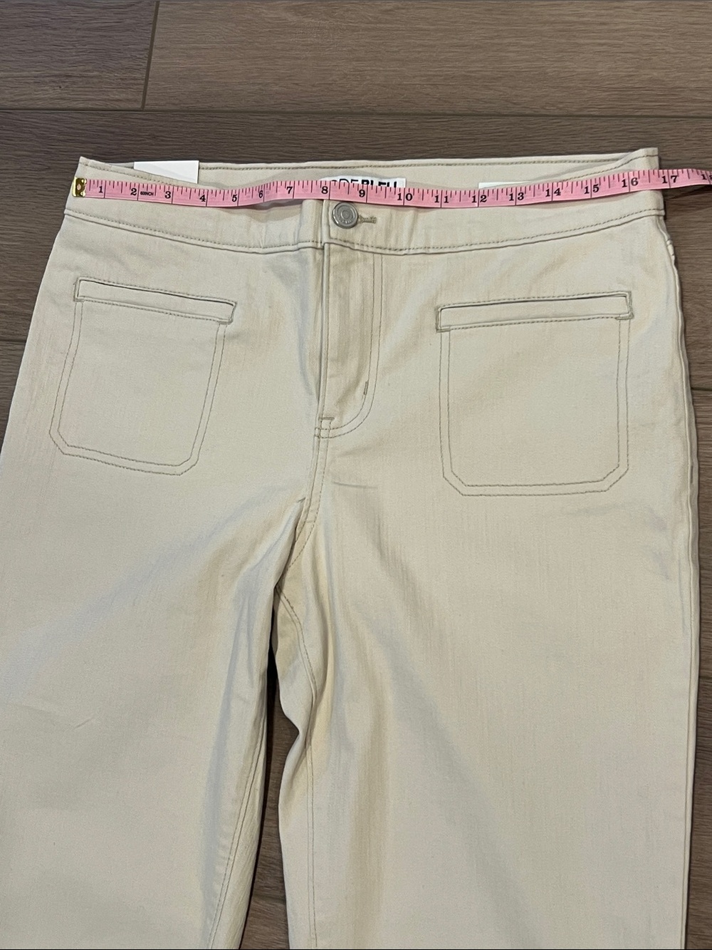 NWT Code Bleu Skimmer 10 Petite Below Knee-Length Light Khaki Shorts Modest - Picture 5 of 14